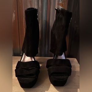 Women’s Vera Wang Suede Sandal Boot Cuff Style Shoe